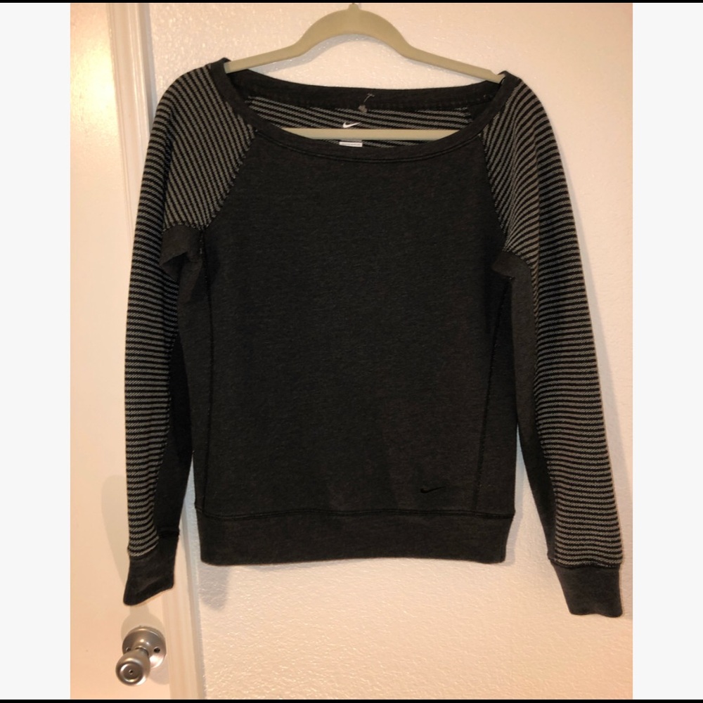 NIKE patterned sleeve gray crew sweater